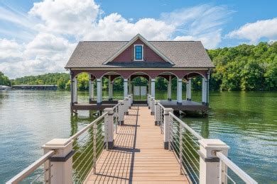 Waterfront Home for Sale in Decatur, TN Espalier Bay is a gated community located on Lake Chickamauga is just 3-4 miles from downtown Decatur. . Waterfront homes for sale on chickamauga lake